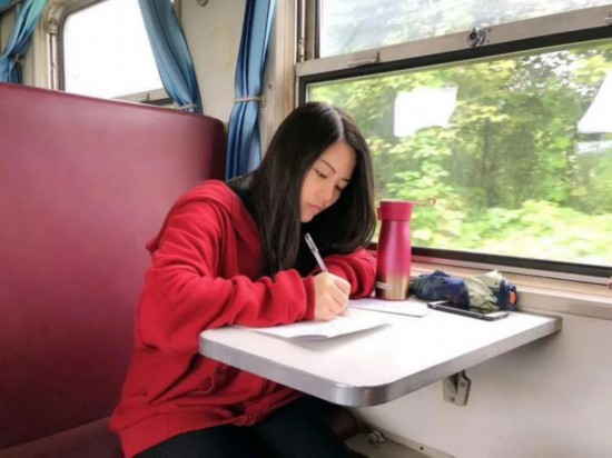 搭上綠皮火車去旅行！重慶小眾冷門老街，號稱另一個“磁器口”！