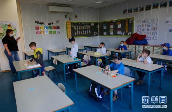 �����ʣ���4����ɫ��3�����𲽿�ѧ����