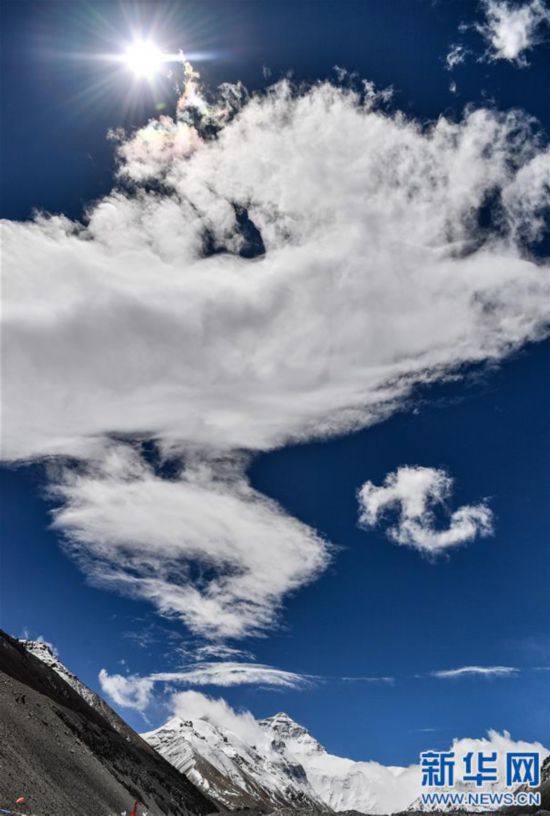 （2020珠峰高程測量·新華視界）（13）看珠峰雲卷雲舒 觀巔峰千姿百態