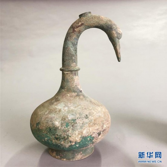 (圖文互動)(1)河南出土鵝首曲頸青銅壺 內有逾3000ml不明液體