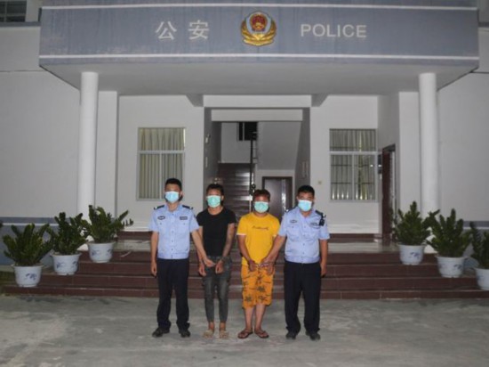 在海南省公安厅派驻乐东县公安局工作组的直接指挥和海岸警察总队