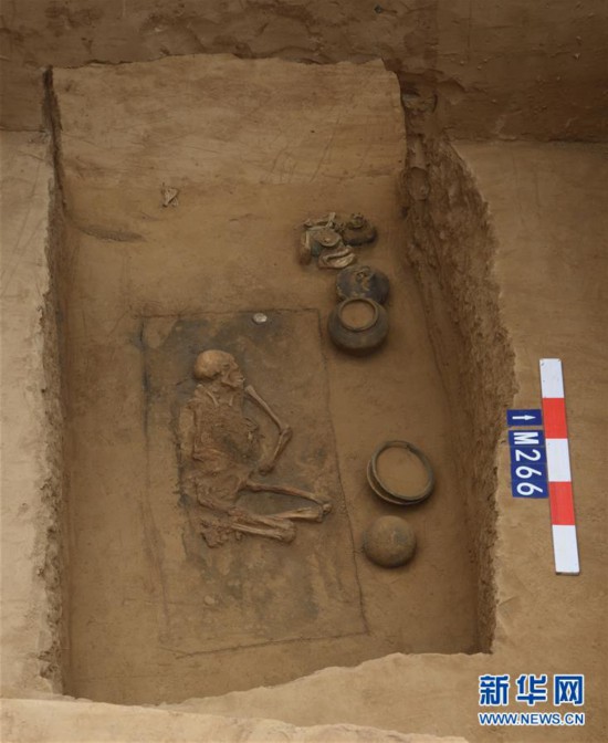 （圖文互動）（8）黃河邊發現大型古墓群 出土文物2000余件