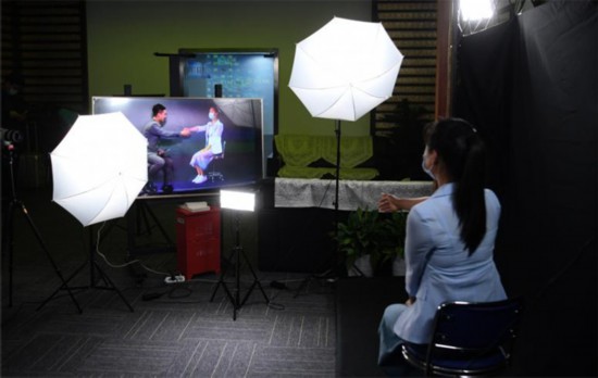 新华社新媒体中心：四个第一！为两会报道创新探索新路径