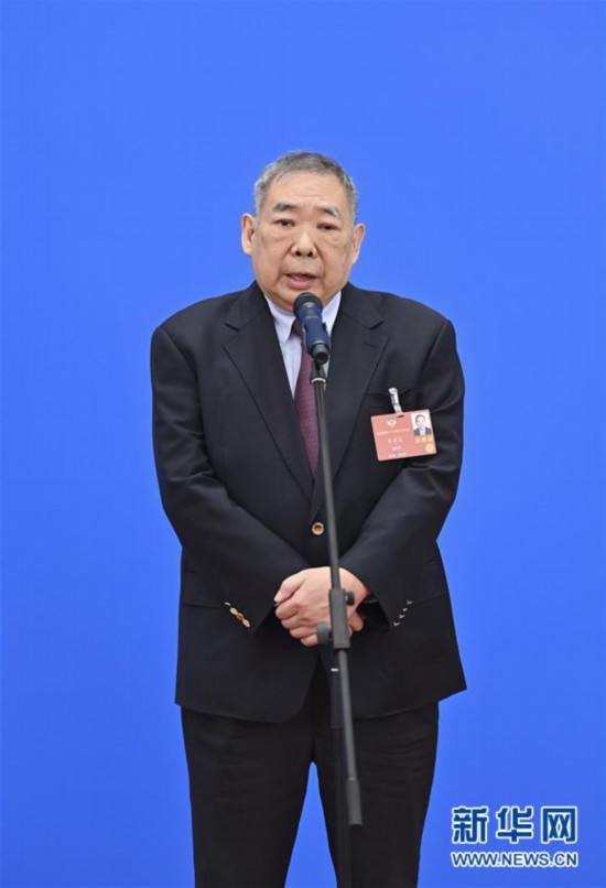 (两会)(6)接受采访