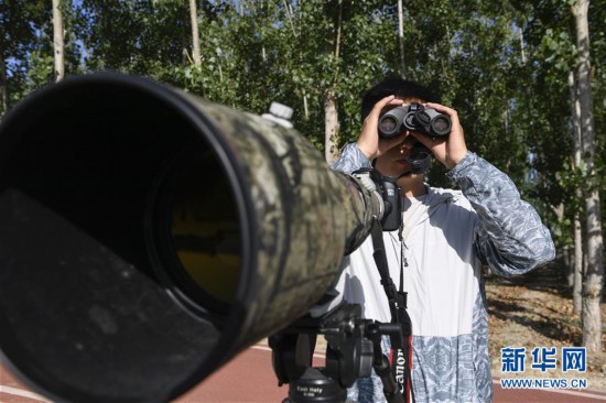 ����ᣩ��2���ƺ�ʪ�صġ�90�󡱻���Ա