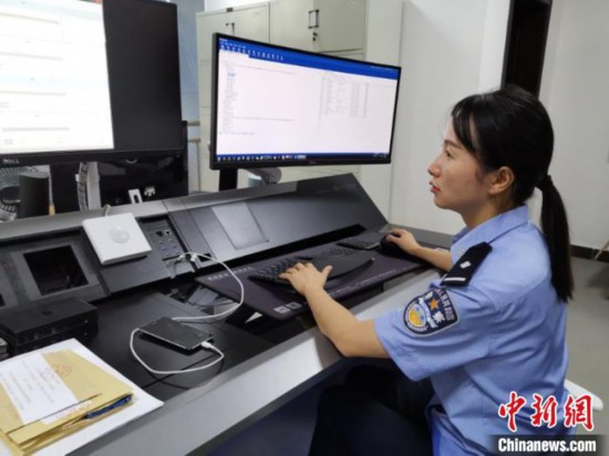 網安民警袁敏：以鼠標和鍵盤為武器的網絡“女偵探”