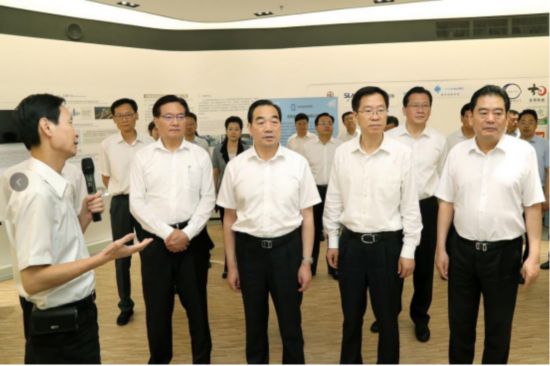 深圳市GDP万亿科技贡献_深圳市宝视佳科技公司(3)