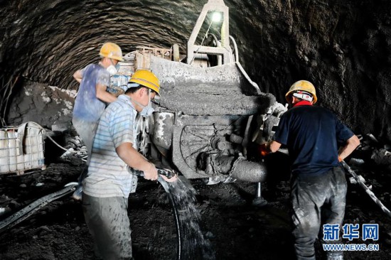 （社會）（2）新建福廈鐵路奎坑隧道貫通