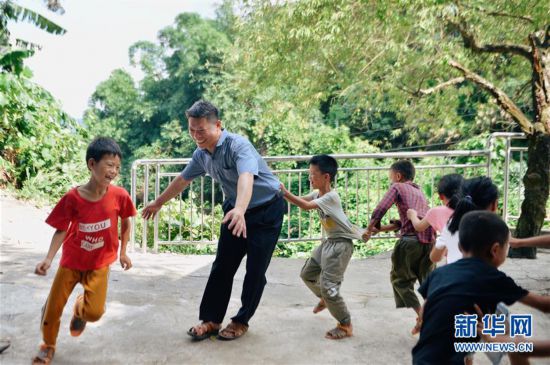 ��ͼƬ���£���7��һ��һУ��ʮ�� ������կ��ͯ��ѧ��