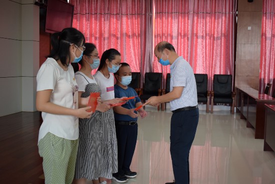 ͼΪ�������������鸱��ǡ������³���һ��Ѳ��Ա��һ��ο���������ѵ�Ա