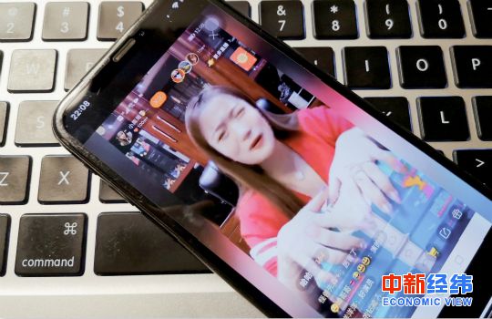 戏精主播砍价表演背后：快手电商的“头疼病”