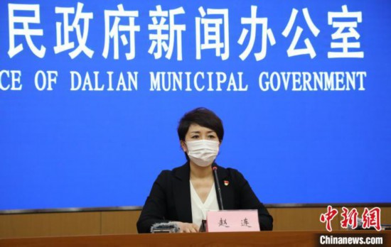 圖為大連市衛生健康委副主任趙連 楊毅 攝