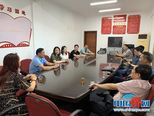 中國僑網福清市僑聯召開僑胞座談會。　高晶晶　攝