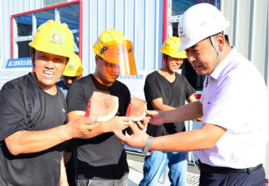 高温挡不住 杭温建设忙
