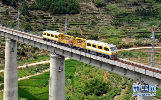 �����ã���3��������·�����������������ۺ϶�̬����