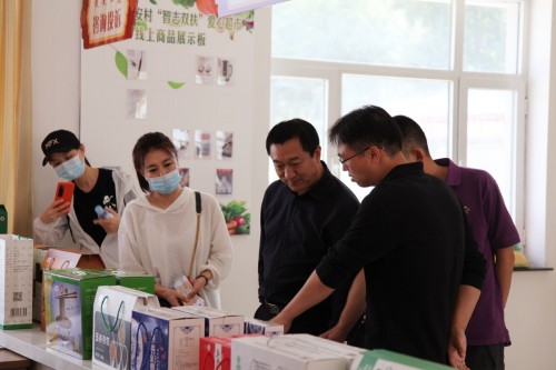 北京中关村科学城非公科技企业赴科右前旗扶贫对接