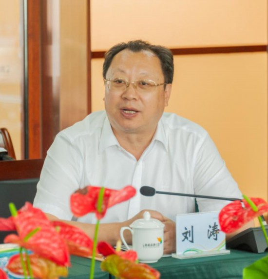 高峰林场场长刘涛讲话.jpg
