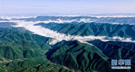 （環境）（3）雲起峰巒間 紫柏山如畫