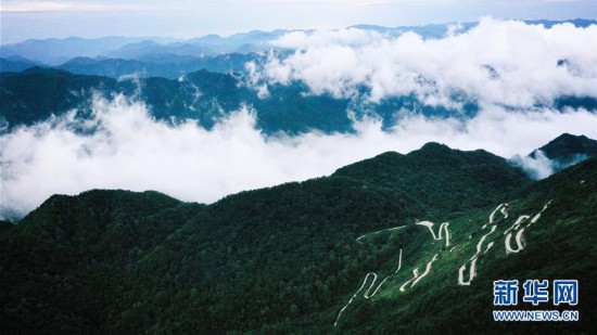 （環境）（8）雲起峰巒間 紫柏山如畫