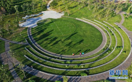 (社会)(4)河北唐山:百年矿区变身城市花海