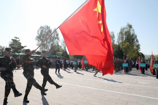第三届全国国防教育竞技大赛总决赛在山西武乡隆重举行_fororder_7 军旗