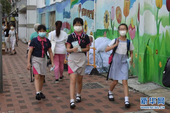 （港澳台·圖文互動）（1）特寫：“上學好開心”——香港在防疫常態化下迎接新學年