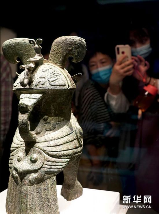 （文化視點·聽文物講故事·圖文互動）（2）國寶婦好鸮尊：三千年前的“私人定制”