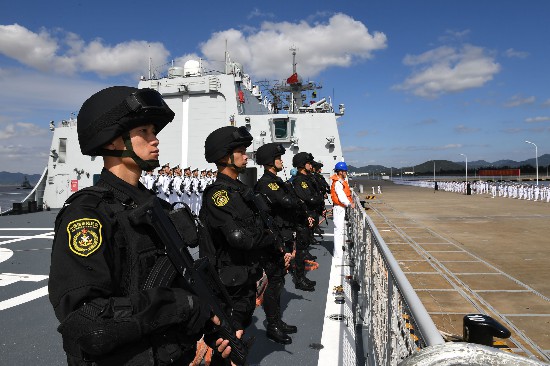 海军第35批护航编队完成任务凯旋