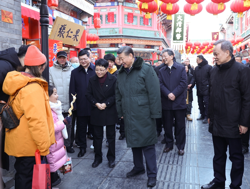 2024年2月1日,习近平总书记在天津古文化街考察。 2024年2月1日,习近平总书记在天津古文化街考察。