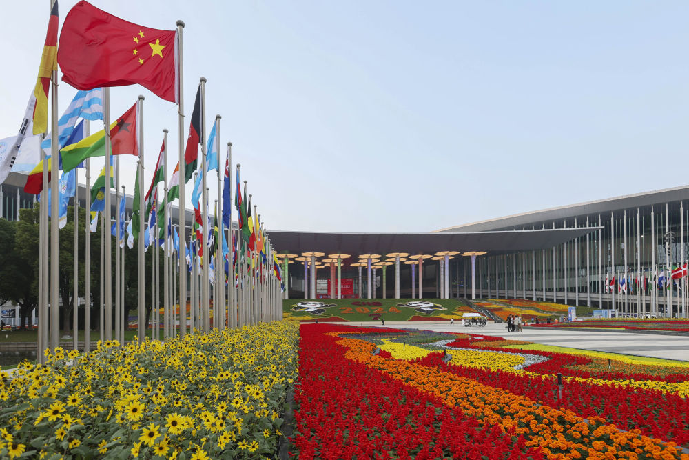 第七届中国国际进口博览会举办场地——国家会展中心(上海)外景(2024年11月4日摄)。新华社记者 王翔 摄 第七届中国国际进口博览会举办场地——国家会展中心(上海)外景(2024年11月4日摄)。新华社记者 王翔 摄