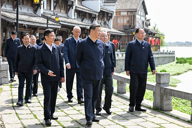 2024年3月19日,习近平总书记在湖南常德河街考察。 2024年3月19日,习近平总书记在湖南常德河街考察。