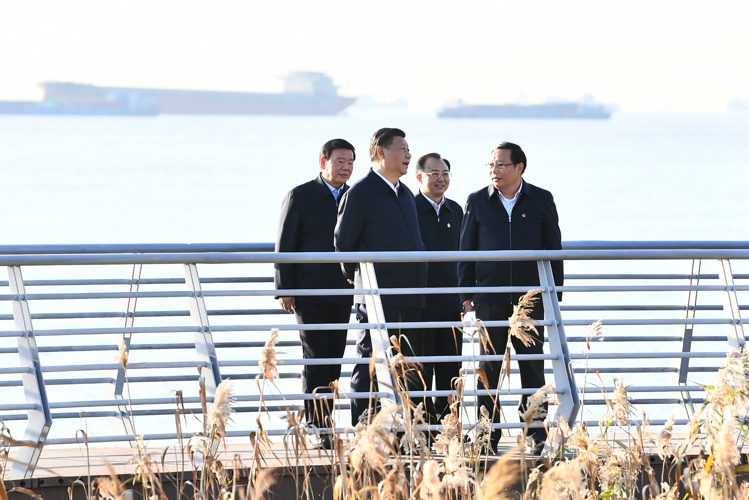 2020年11月12日,习近平总书记在江苏南通五山地区滨江片区考察。 2020年11月12日,习近平总书记在江苏南通五山地区滨江片区考察。