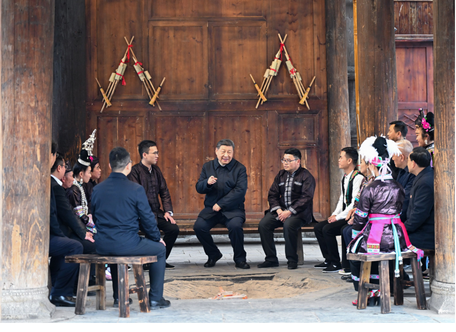 3月17日,习近平总书记在贵州省黔东南苗族侗族自治州考察了黎平县肇兴侗寨,了解当地加强基层党组织建设和社会治理、保护传承民族传统文化、推进乡村全面振兴等情况。 3月17日,习近平总书记在贵州省黔东南苗族侗族自治州考察了黎平县肇兴侗寨,了解当地加强基层党组织建设和社会治理、保护传承民族传统文化、推进乡村全面振兴等情况。