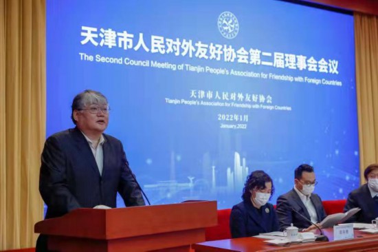 2022年1月,南开大学商学院韩籍教授申光龙(左)参加会议发言(资料照片)。新华社发(受访者供图) 2022年1月,南开大学商学院韩籍教授申光龙(左)参加会议发言(资料照片)。新华社发(受访者供图)