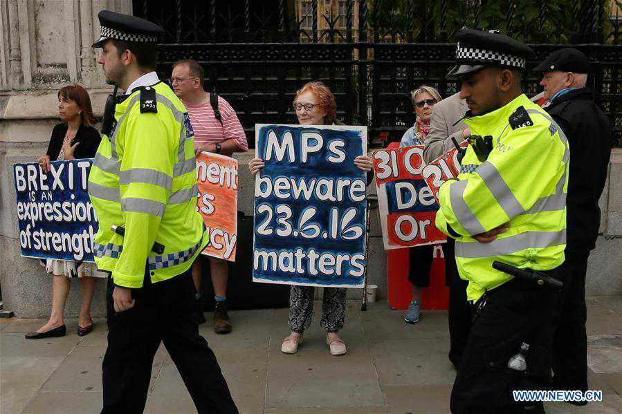 BRITAIN-LONDON-PARLIMENT-RESUMPTION