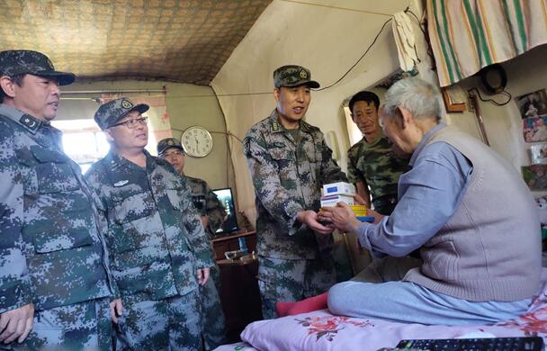 “聯勤軍醫”扶貧在革命老區