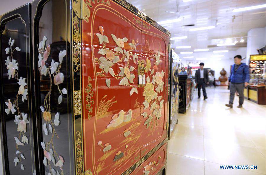 CHINA-BEIJING-EXHIBITION-LACQUER AND JADE WARES (CN)