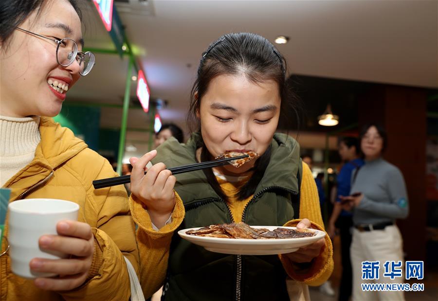 （新華視界）（4）上海：大學生美食節 “青春飯”大比拼