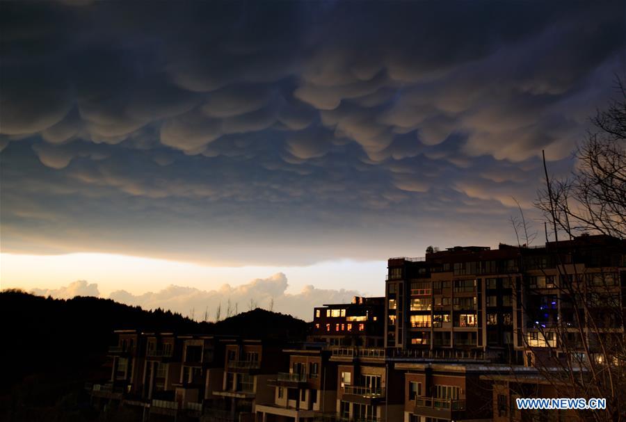 CHINA-GUIZHOU-GUIYANG-CLOUDS (CN)