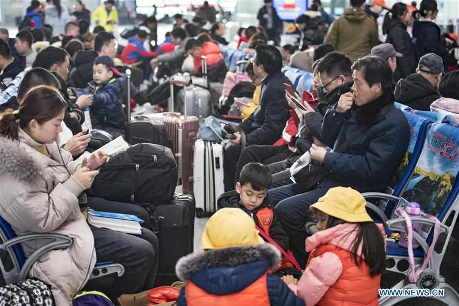 Xi'an North Railway Station witnesses travel rush during Spring Festival