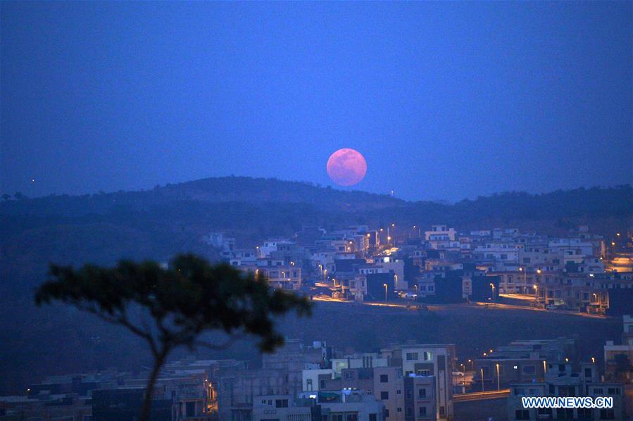 PAKISTAN-RAWALPINDI-FULL MOON