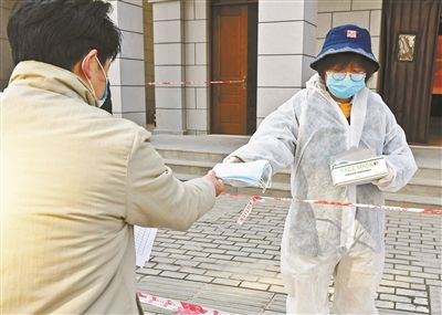 全国新冠肺炎治愈比例升至8.2%