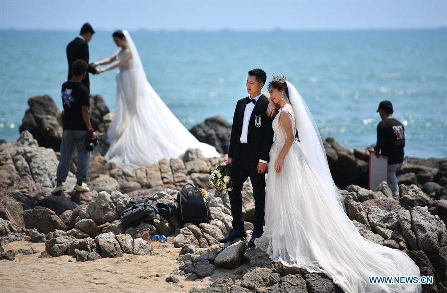 CHINA-HAINAN-SANYA-COUPLES (CN)