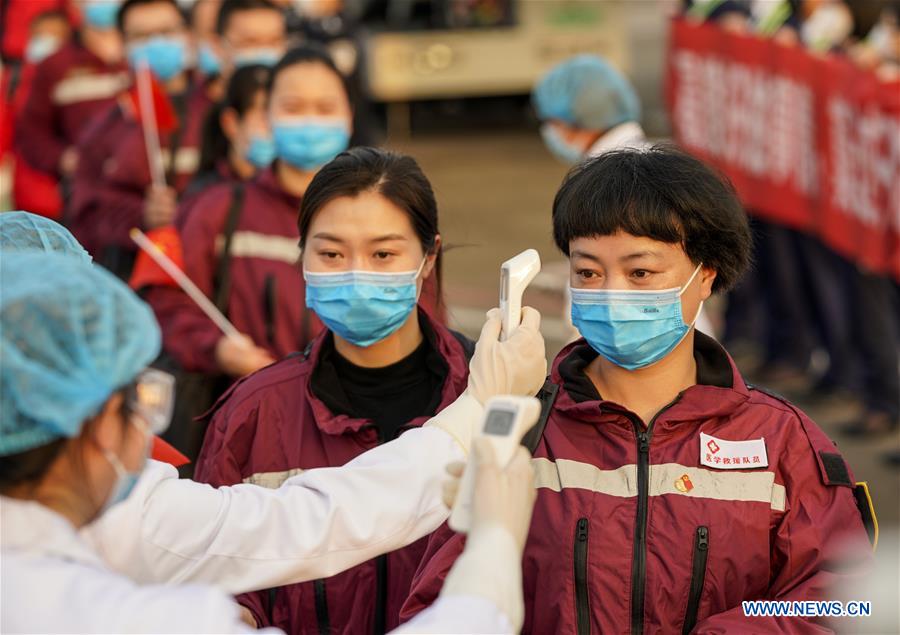 CHINA-COVID-19-MEDICS-RETURN HOME-ARRIVAL (CN)