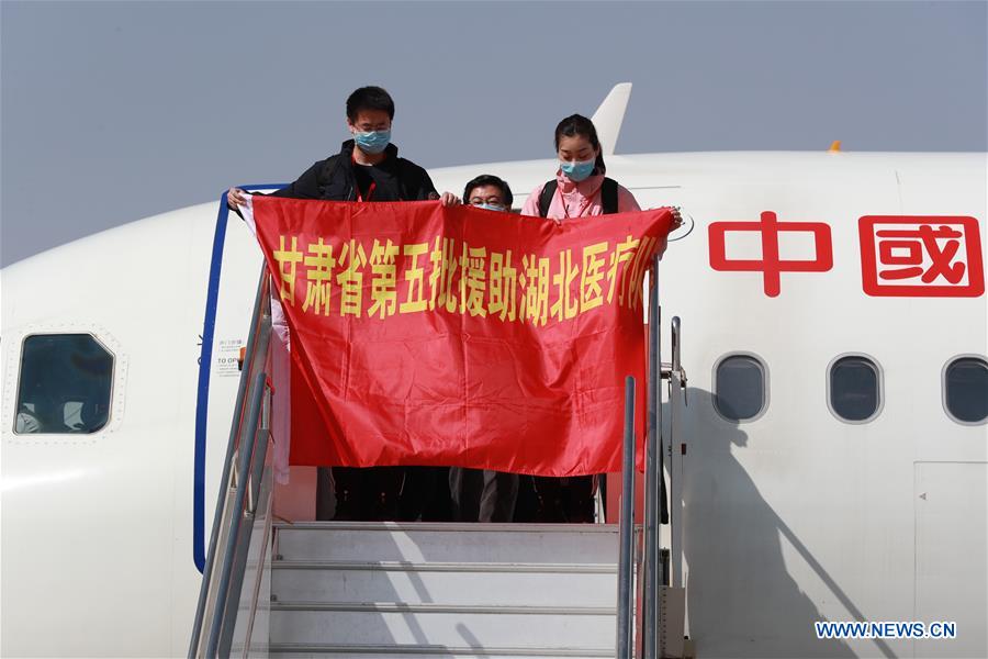 CHINA-GANSU-LANZHOU-MEDICAL STAFF-RETURN HOME-ARRIVAL (CN)