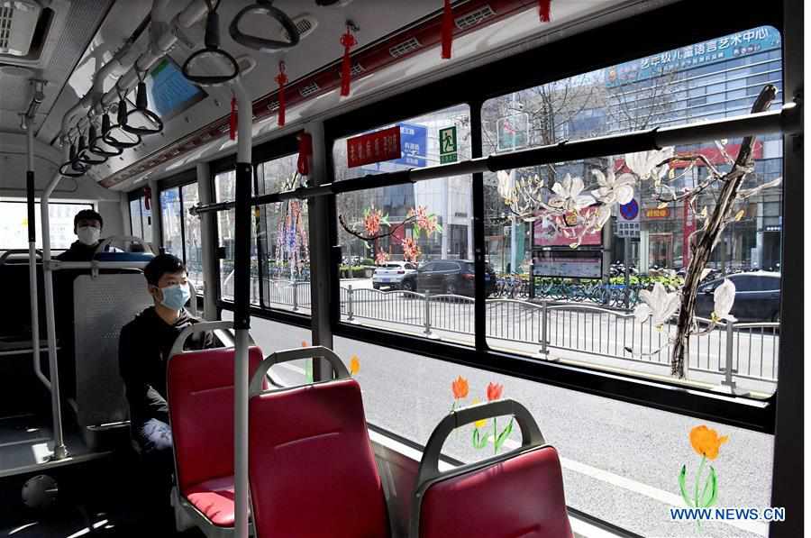 CHINA-HENAN-ZHENGZHOU-BUS-PAINTING-SPRING (CN)