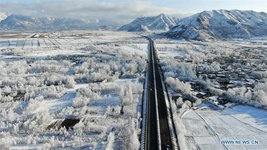 CHINA-TIBET-YARLUNG ZANGBO RIVER-SNOW SCENERY (CN)