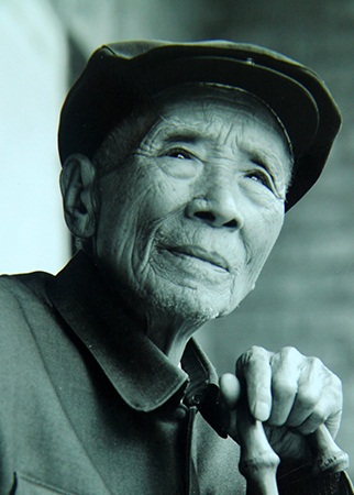 （为了民族复兴·英雄烈士谱）杨善洲：“草鞋书记”筑起绿色丰碑