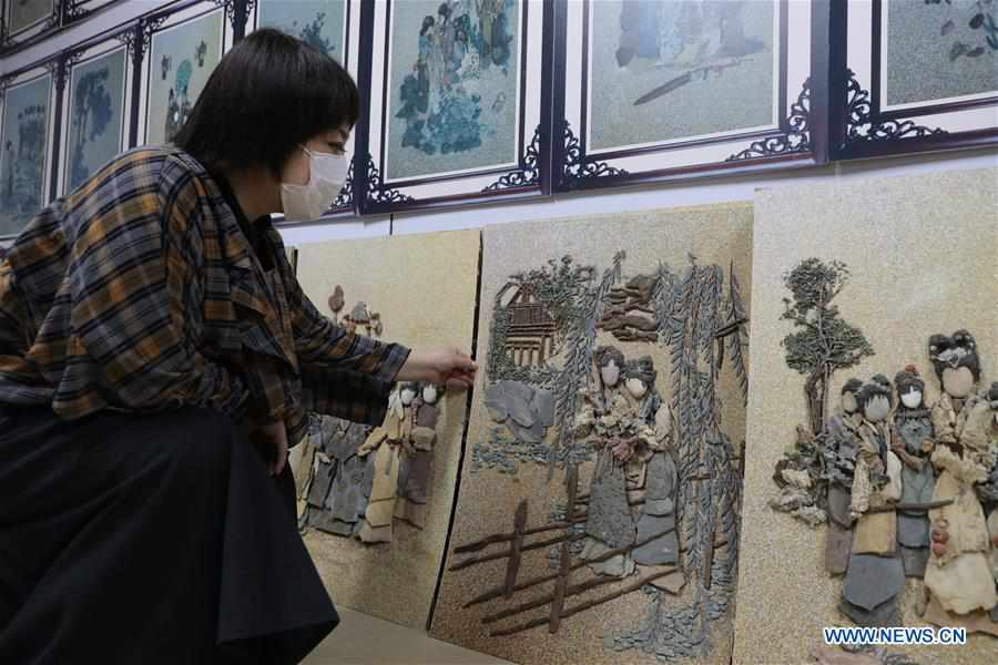 CHINA-GANSU-ROCK-PICKING PAINTINGS (CN)