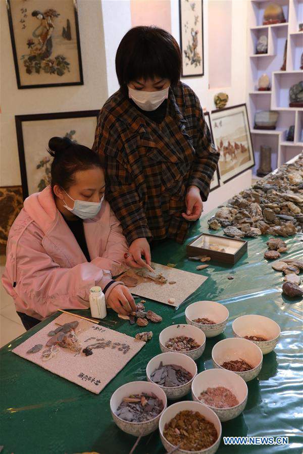 CHINA-GANSU-ROCK-PICKING PAINTINGS (CN)